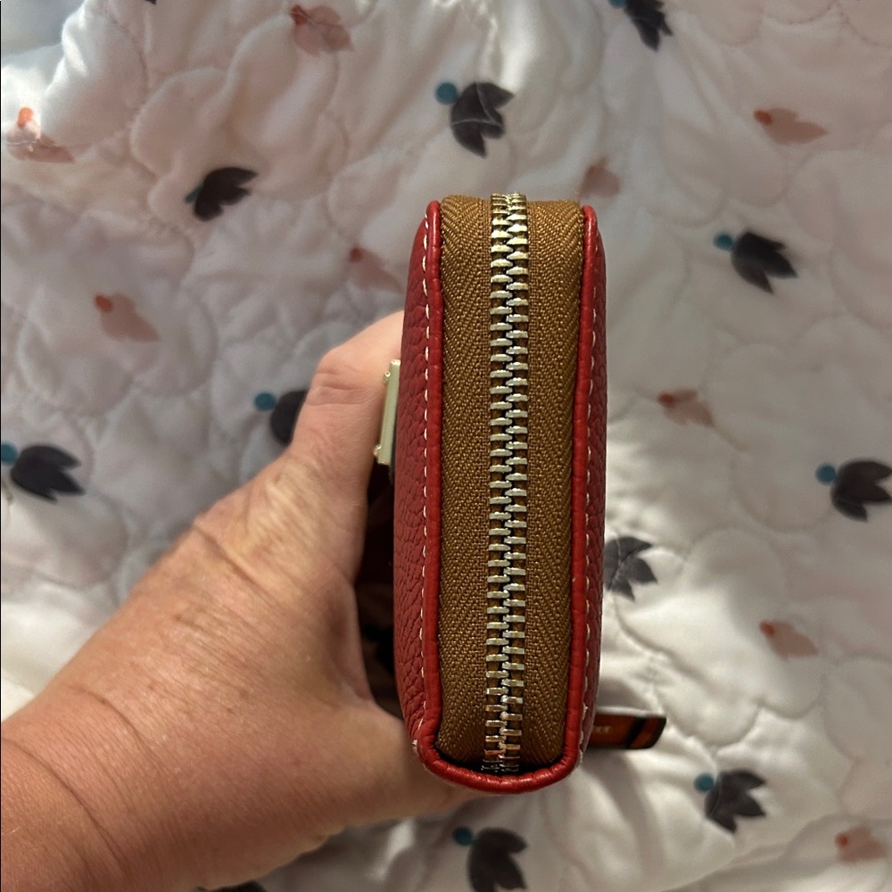 Dooney & Bourke Red Pebbled Leather Medium Zip Wallet with Gold Plaque - Picture 6 of 7